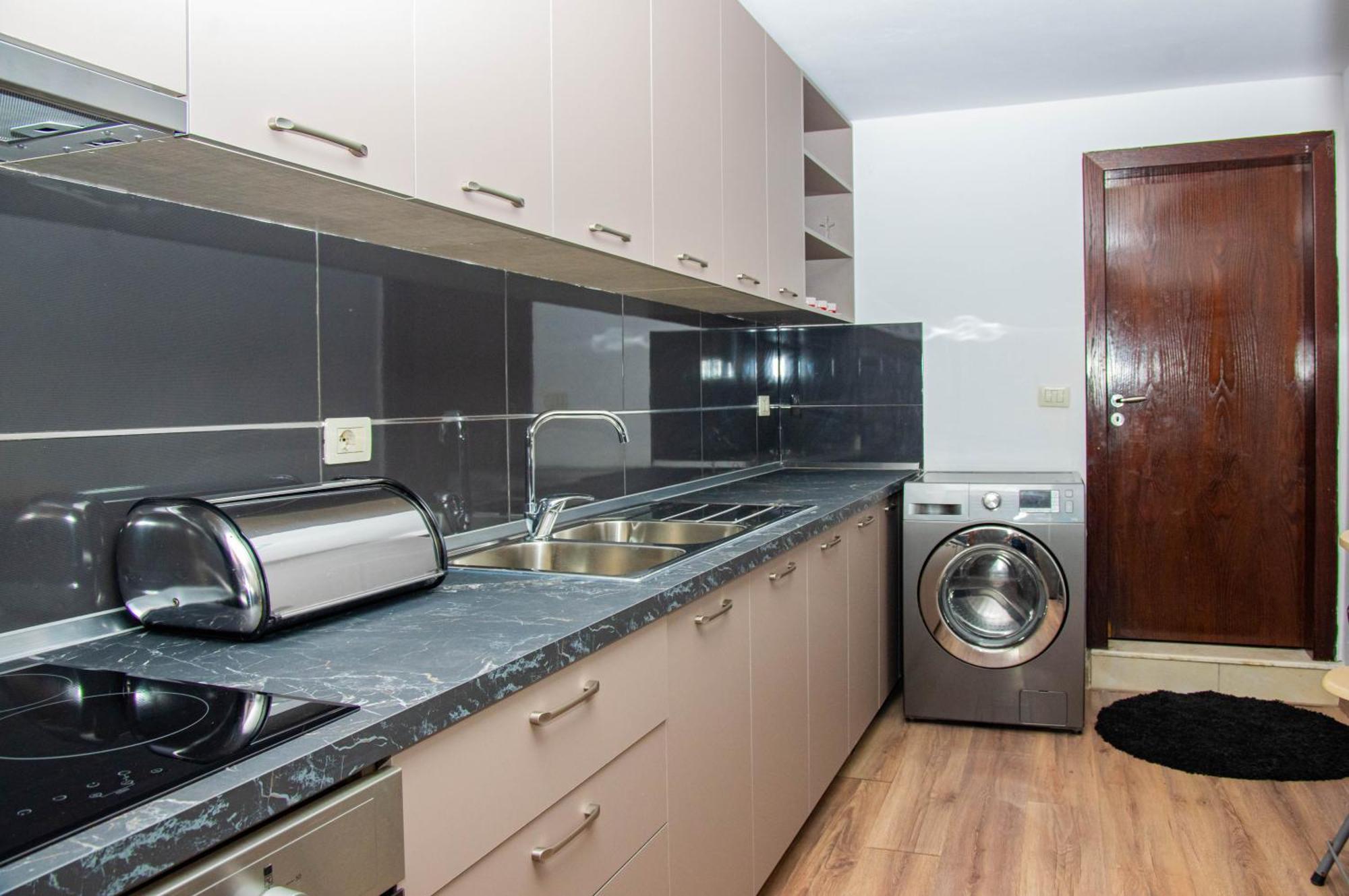 Lucas Central Relaxing House Тирана Екстер'єр фото