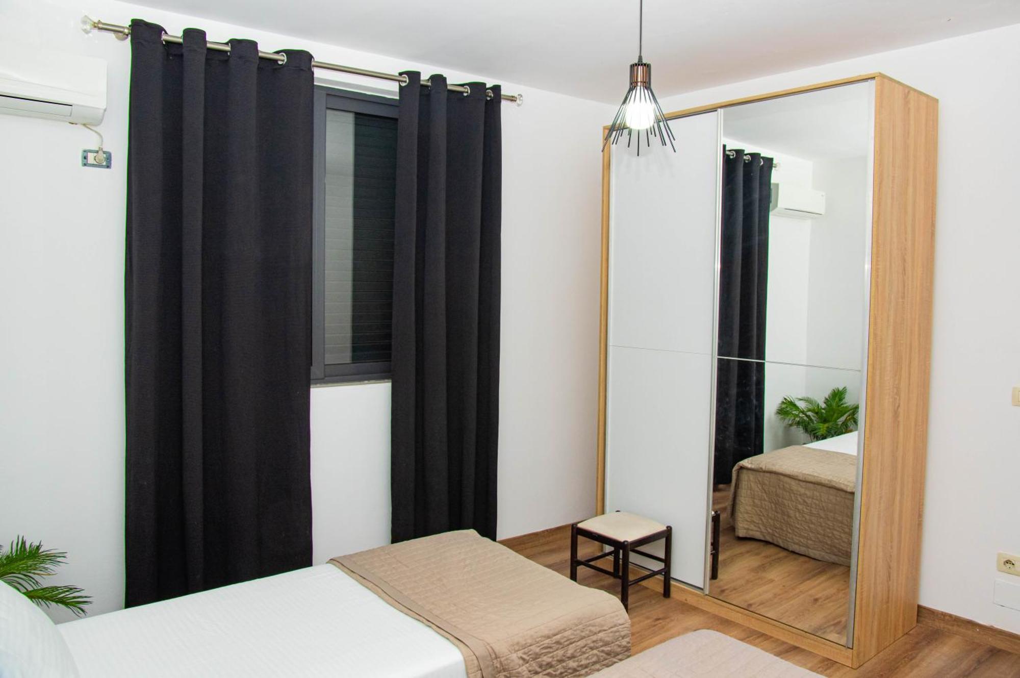 Lucas Central Relaxing House Тирана Екстер'єр фото